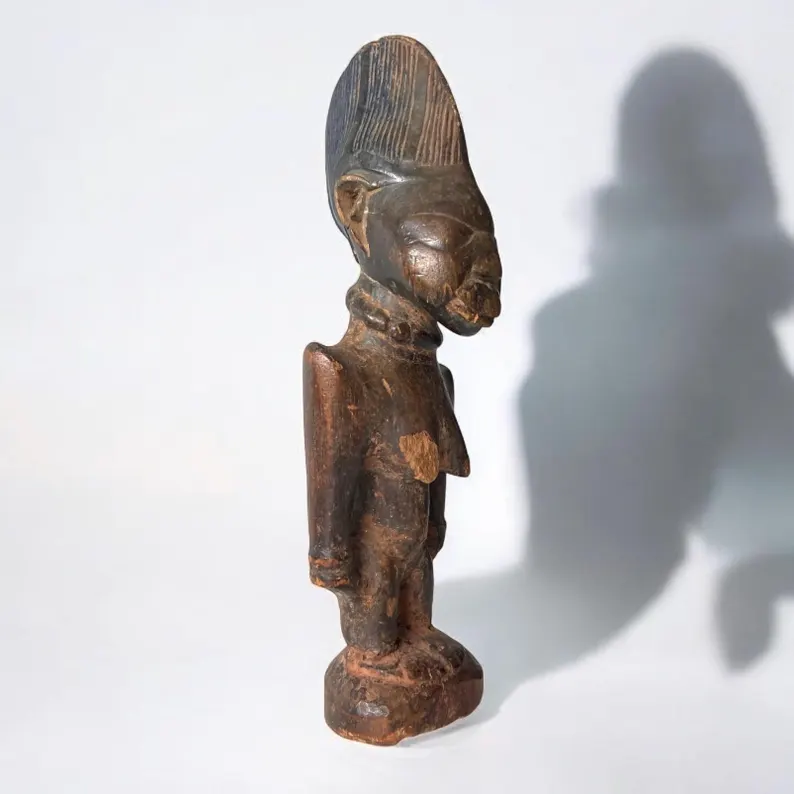 Tribale & Volkskunst — Beispiel für Objekte, die Lokken Antiques ankauft